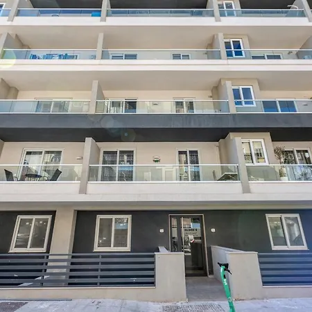 アパート Stunning Home, In The Centre Of Qawra With Terrace By 360 Estates
