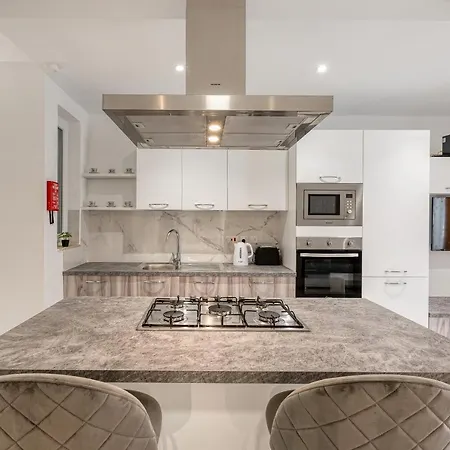 Apartment Stunning Home, In The Centre Of Qawra With Terrace By 360 Estates