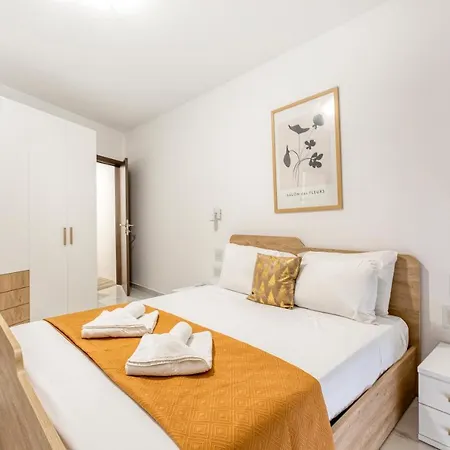 Stunning Home, In The Centre Of Qawra With Terrace By 360 Estates Apartment *